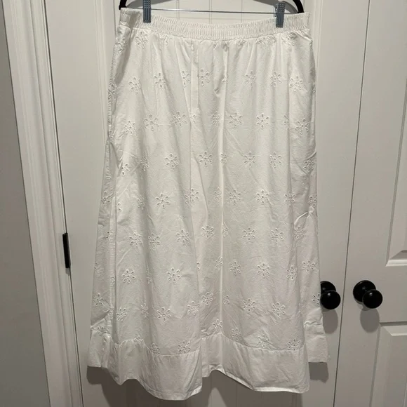White Floral Eyelets Cotton Maxi Skirt with Elastic Waist and Pockets - Picture 2 of 7